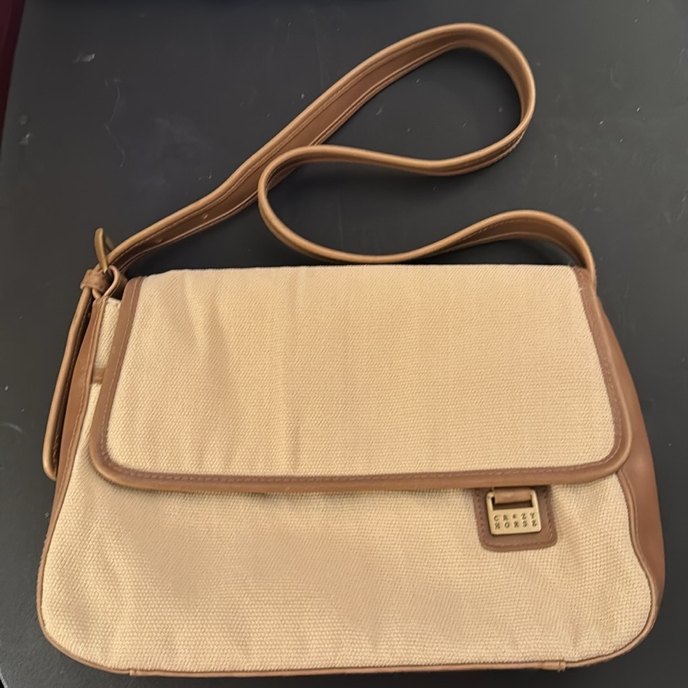 Liz Claibourne/Crazy House shoulder purse, 3 deep pockets, 2 in, 1 out.